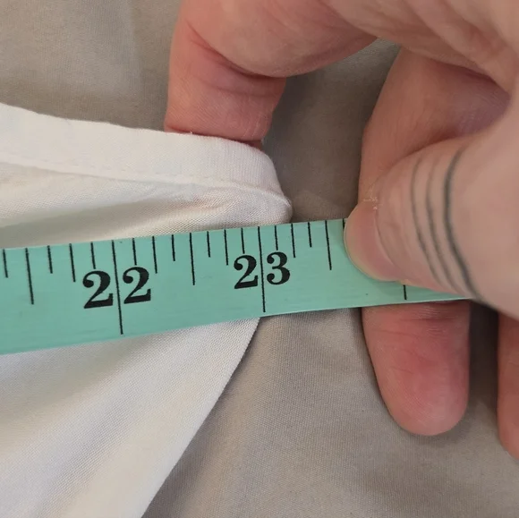 Essence | Sleeveless White Button-Down Dress, Ptp 21" - Picture 10 of 13